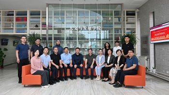 河北省易县县委书记张锐带队来访人发学院